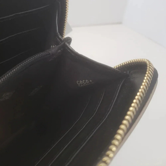 Coco &  Carmen Small Gold All Around Zippered CrossBody Bag. - Picture 5 of 9